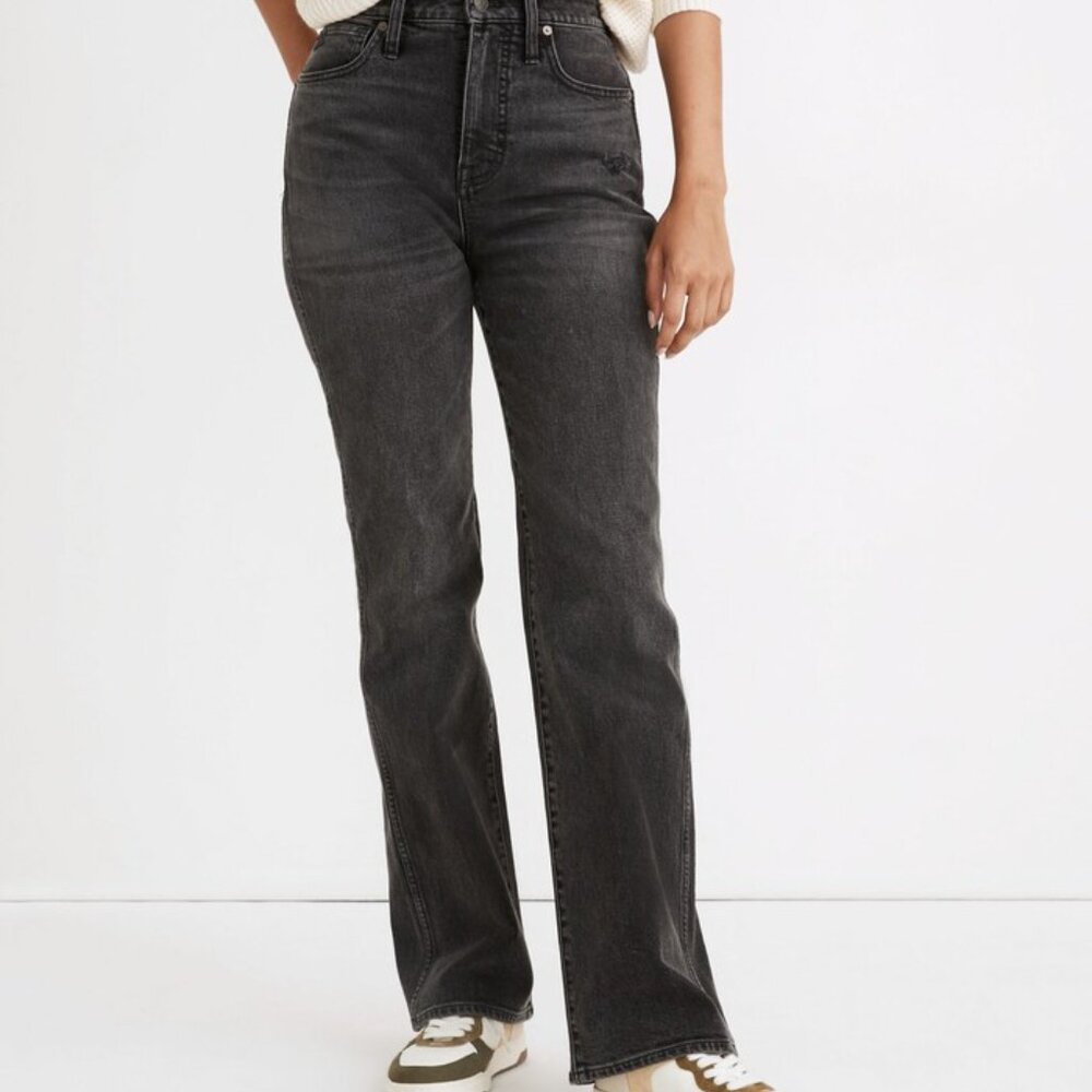Madewell Curvy '90s High-Rise Bootcut Jeans in Lindale Wash